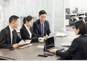 法規(guī)備案團隊